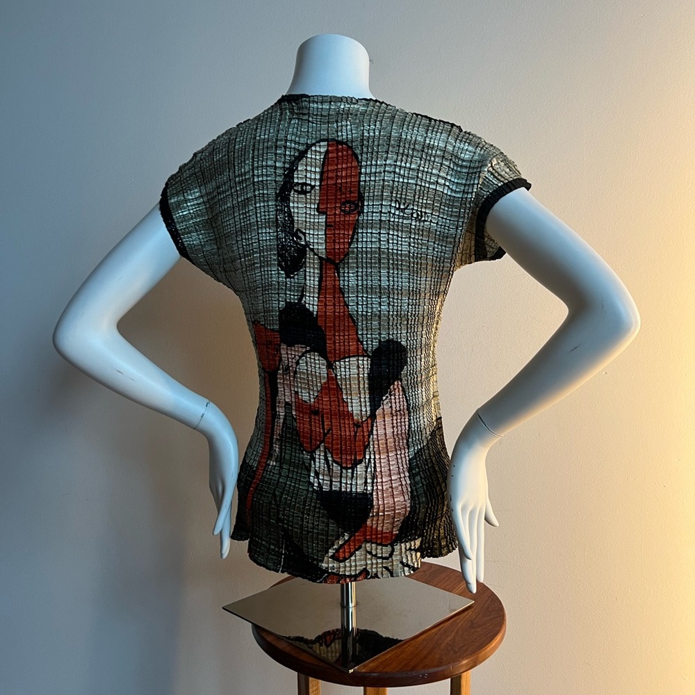 Valentina Picasso Artistic Graphic Short Sleeve Top Red Black stretchy one size - Picture 5 of 7